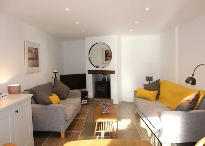 The Old Post Office Pretty Village 20min From