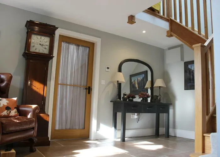 The Old Post Office Pretty Village 20min From *