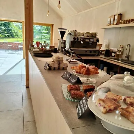 The Old Post Office Pretty Village 20min From Apartmán *