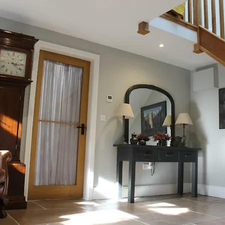 The Old Post Office Pretty Village 20min From *